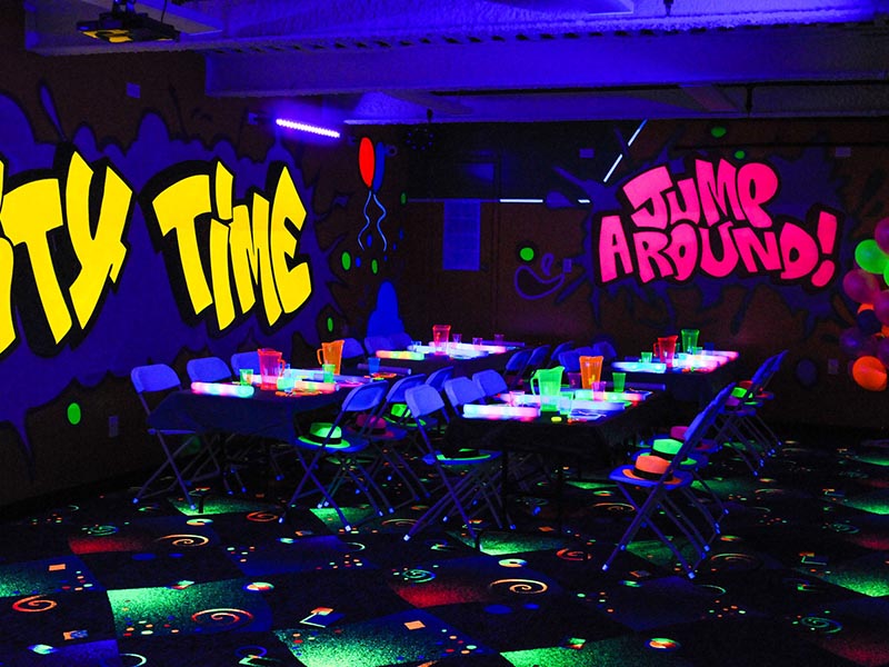 Best & Fun Glow in the Dark Party Games Ideas – Seerootoys